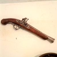 Pistola per arredo  medioevo