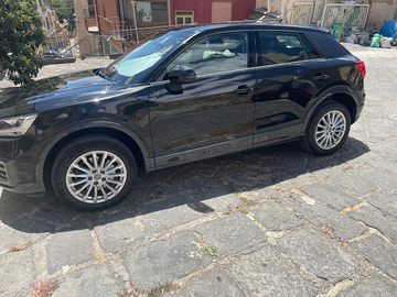Audi Q2 business super accessoriata
