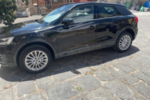Audi Q2 business super accessoriata