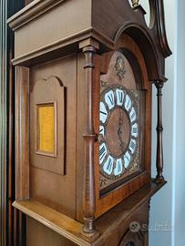 Orologio a pendolo a colonna con movimento svizzer