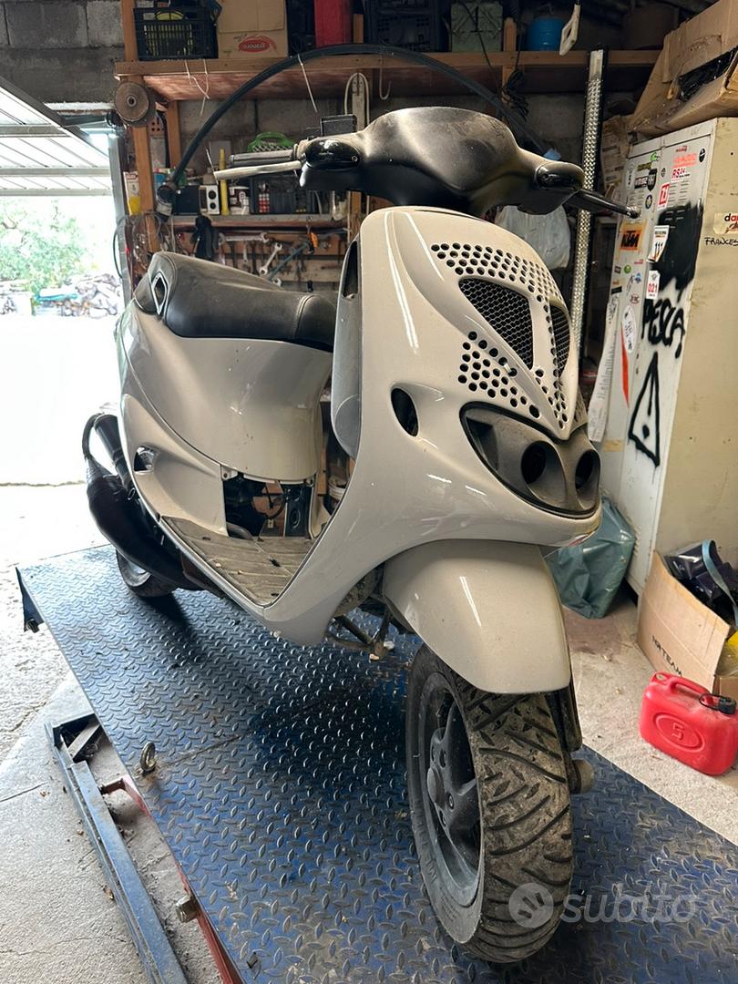 Scooter Ricambi Zip Sp 98 PIAGGIO ZIP SP 98 MK1 INTERIOR REAR