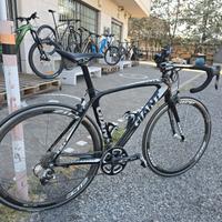 Giant TCR tg.M con manubrio integrato carbon FSA