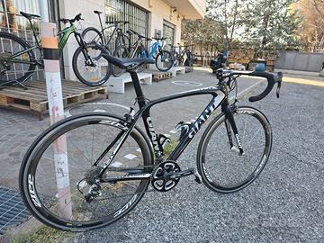Giant TCR tg.M con manubrio integrato carbon FSA