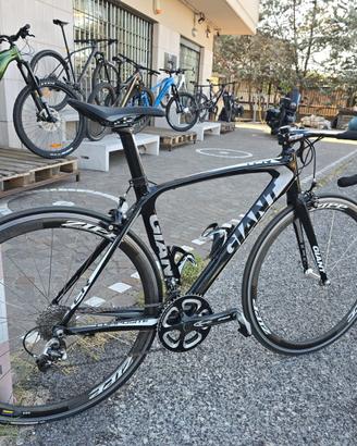 Giant TCR tg.M con manubrio integrato carbon FSA