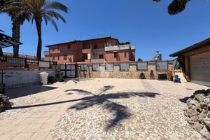 VILLA A SCHIERA A VILLARICCA
