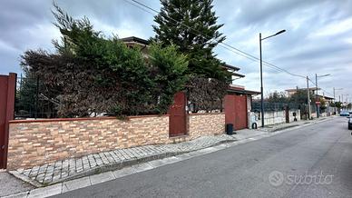 Villa indipendente con spazio esterno