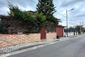 Villa indipendente con spazio esterno