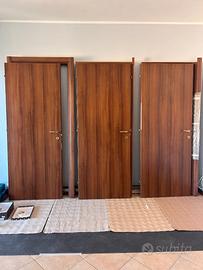 3 Porte interne in legno con telaio e coprifili