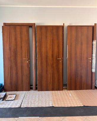 3 Porte interne in legno con telaio e coprifili