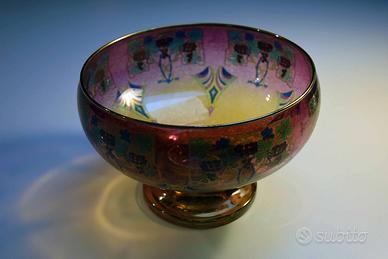 Ciotola con piedistallo