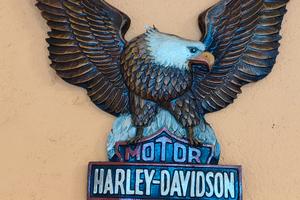 Insegna Harley Davidson con aquila.