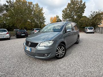 Volkswagen Touran 1.6 Trendline Bifuel G