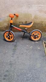 bicicletta senza pedali (balance bike) 2 anni