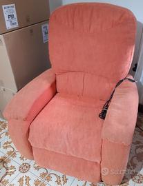 poltrona elettrica con poggia piedi