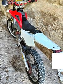 Moto enduro Husqvarna WR 125 targata