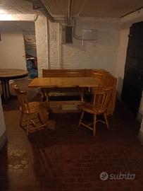 tavolo in legno con panca e 2 sedie