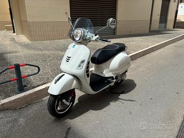 Vespa GTS Super 300