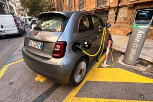 Fiat 500e Red 23,65KW 2021 cerchi da 16 40.000km