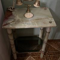Tavolino in onice telefono vintage decorativo