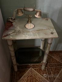 Tavolino in onice telefono vintage decorativo
