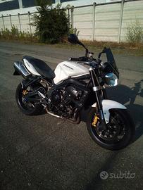 Triumph Street Triple - 2012