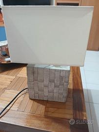 Coppia di due lampade da comodino