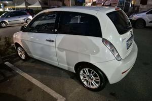 lancia ypsilon eco chic 