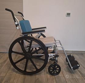 Sedia spinta autonoma per doccia e WC