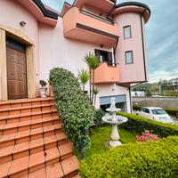 Villa indipendente con giardino