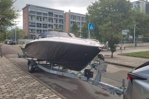 motoscafo semicabinato sportivo Lexmar 