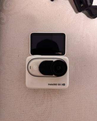 Insta 360 GO 3S Con Accesori