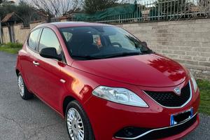 Lancia ypsilon gpl 2016