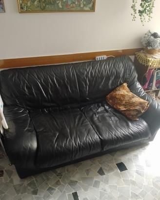 2 divani letto e poltrona in vera pelle