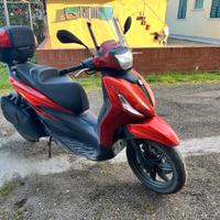 Beverly 400 S bauletto e parabrezza perfetto