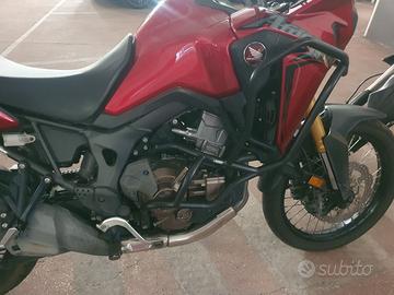 Africa Twin 1000 dct monocolore rosso 2017