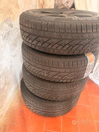 4 gomme + cerchi marca Momo Nissan
