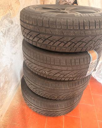 4 gomme + cerchi marca Momo Nissan