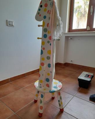 Sgabello appendiabiti per bambini