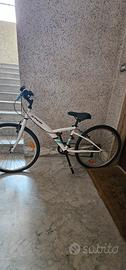 bicicletta BTWIN praticamente nuovo 