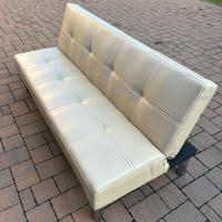 Divano letto color crema