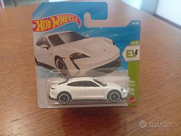 Porsche Taycan Turbo S. 2020. N34/250. Hotwheels.