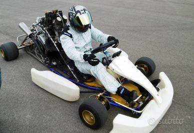 Go kart con motore Ducati 600 motore da riparare