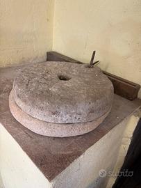 Antica Macina in pietra per cereali