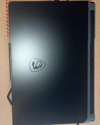 Laptop Msi CYBORG 15 A13V con intel I7 13620H