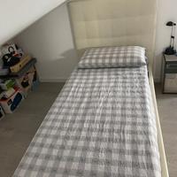Letto imbottito singolo con contenitore