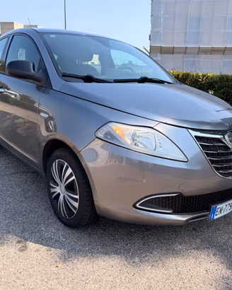 Lancia Ypsilon 1.2 69 CV 5 porte S&S Gold
