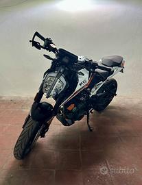 KTM DUKE 390