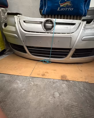 Paraurti anteriore vw polo 9n3