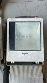 Fari da esterno e luci da interno ad  incasso 