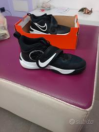 scarpe nike nuove mai usate